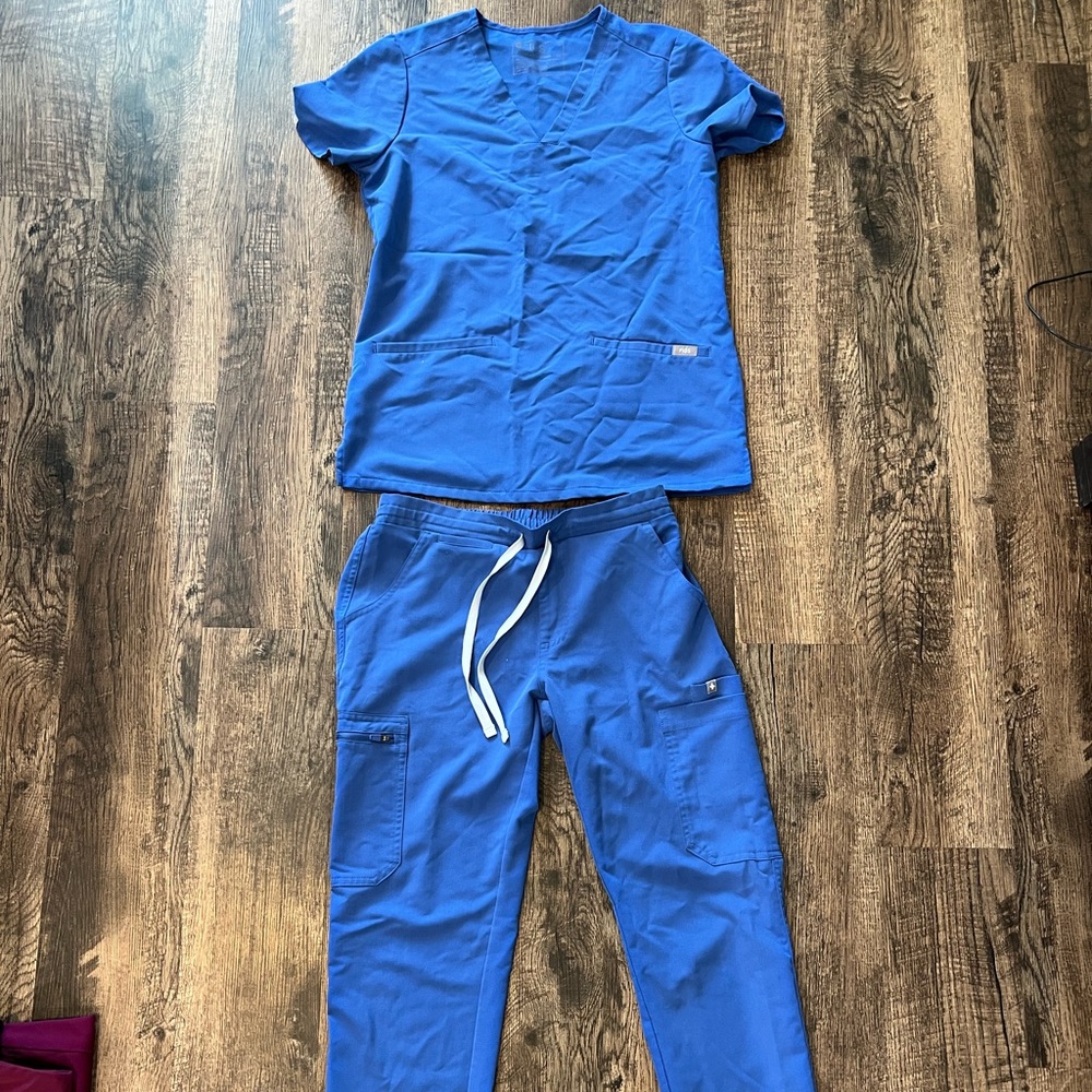 Figs scrub set